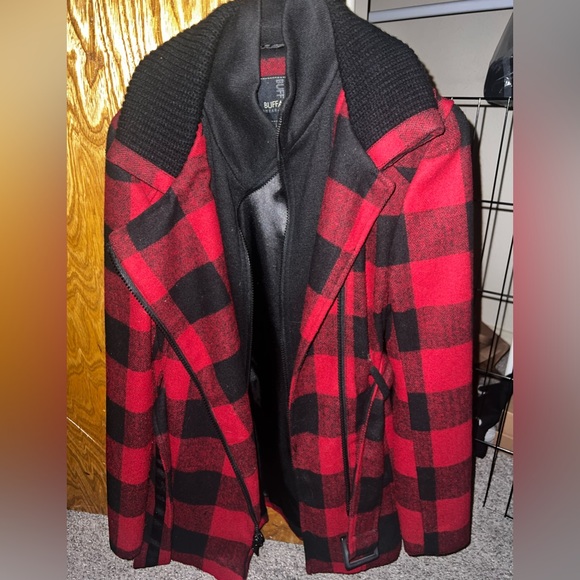 Red and black buffalo wool pea coat lined w/ pockets zippers and tiesEUC size s - Picture 2 of 10